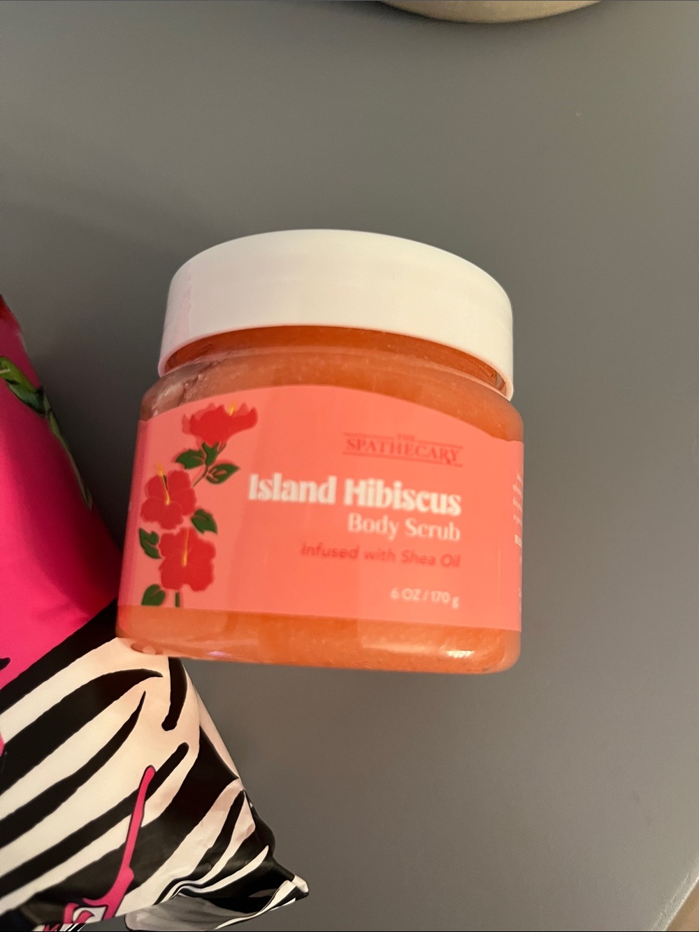 Betsey Johnson Rosehip Facial Wipes/Hibiscus Body Scrub - Picture 5 of 5